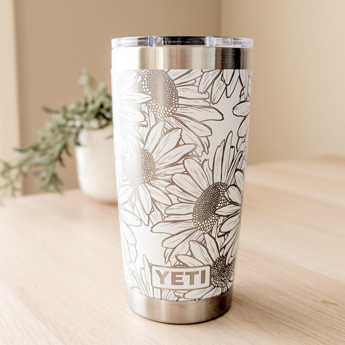 "Daisy Dreamin'" 360° Laser Engraved Tumbler - Floral Gift for Flower Lovers & Gardeners - Authentic YETI